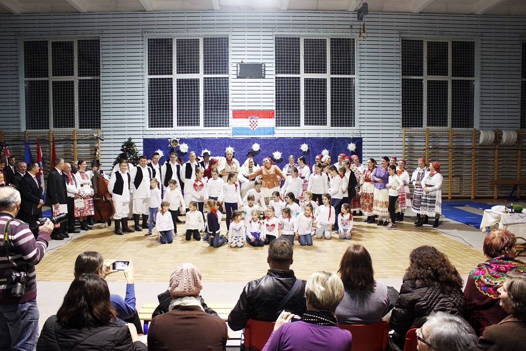 ščitarjevo božićni koncert folklor (18)