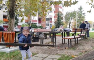 FOTO Obnovili klupice u parkiću kod vodotornja