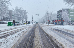 Za sutra najavljeno narančasto upozorenje: Očekuju se snijeg i poledica