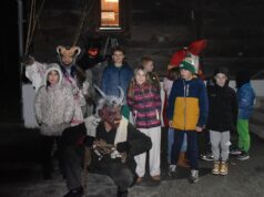 FOTO Krampusi na oduševljenje djece prošetali Gudcima uz Svetog Nikolu