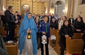 FOTO Izviđači donijeli Betlehemsko svjetlo u Veliku Goricu: Evo kada stiže i u druge župe