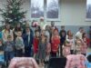 Djed Božićnjak stigao u Cerovski Vrh: Adventsko druženje razveselilo 40 mališana