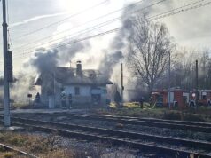 FOTO Upravo: Gori željezničkarska kuća kod pruge u Turopolju