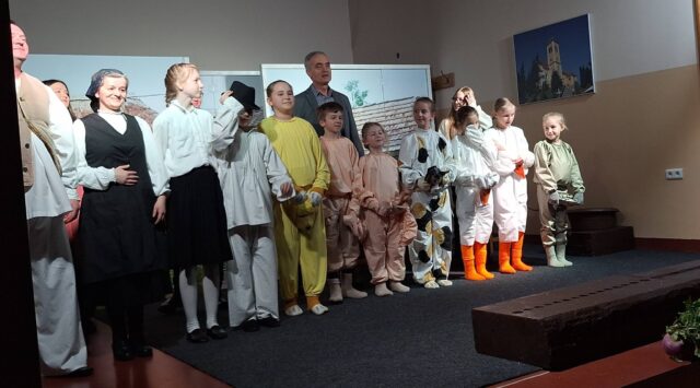 amatersko kazalište kravarsko (1)