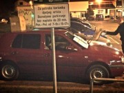 Šala ili vandalizam? Zatrpali mu auto kartonskim kutijama