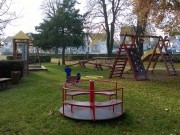 Za mališane uređena dva dječja igrališta