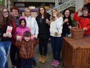 Članovi Udruge ‘Toplo srce’ dijelili svoja srca građanima
