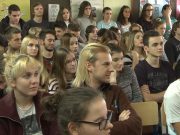 Mladi konzumiraju alkohol već u osnovnoj školi