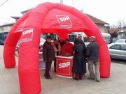 FOTO VIJEST SDP-ovke dijelile božićne ukrase