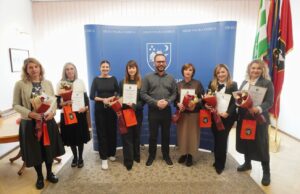 Najbolje obrazovne djelatnice našeg grada pohvalio i nagradio gradonačelnik