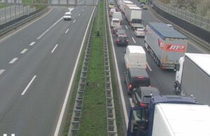 Prometna nesreća između čvorova Jakuševac i Kosnica: Vozi se u koloni dugoj kilometar