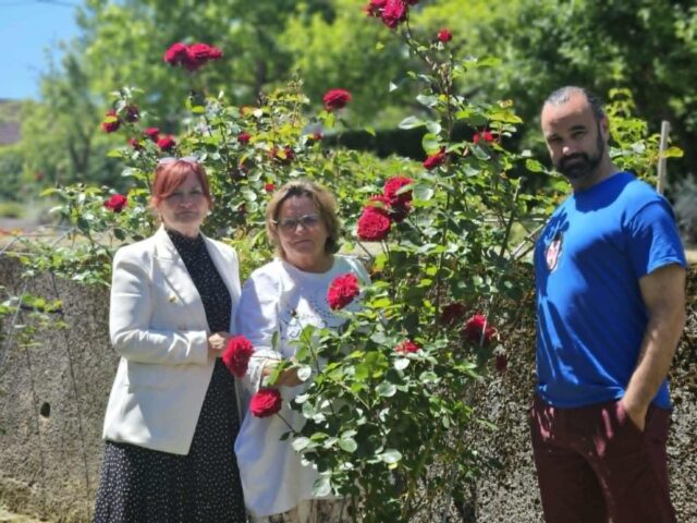 Ravnateljica OŠ Pokupsko, Štefica Facko Vrban, Zorica Šestak iz udruge Kupa - rijeka života, te Luka Kuzmanović Štoos teatar