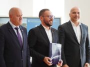 FOTO Gradonačelnik Ačkar dočekao ministra Bačića u Velikoj Gorici: Našem gradu uručen i najveći ugovor za zelenu infrastrukturu