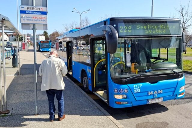 Bus_228