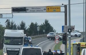 Prometna nesreća u Kurilovcu: Sudar kod nadvožnjaka, promet otežan