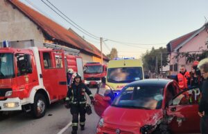 Prometna nesreća: Nakon sudara automobila i kombija ozlijeđena osoba prevezena u bolnicu
