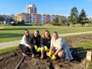 FOTO Park dr. Franje Tuđmana spreman za novu sezonu: Djelatnice VG Komunalca sade novo cvijeće